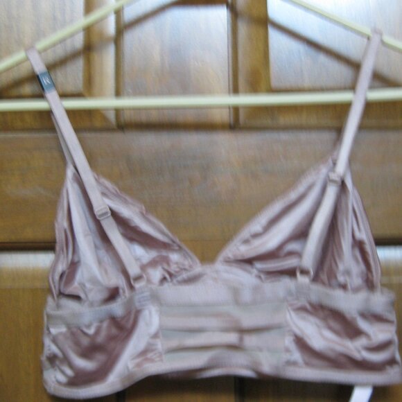 Victoria's Secret NWT rose, unlined bralette, medium - Picture 4 of 5